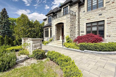 Photo 1 at 19 Michigan Drive, Newtonbrook East, Toronto