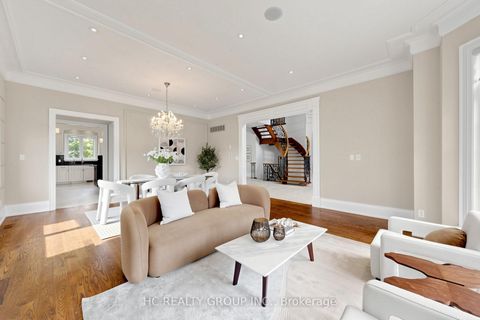 Photo 4 at 19 Michigan Drive, Newtonbrook East, Toronto