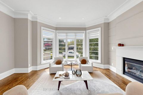 Photo 6 at 19 Michigan Drive, Newtonbrook East, Toronto