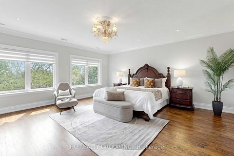 Photo 23 at 19 Michigan Drive, Newtonbrook East, Toronto