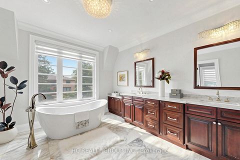 Photo 26 at 19 Michigan Drive, Newtonbrook East, Toronto