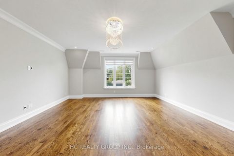 Photo 28 at 19 Michigan Drive, Newtonbrook East, Toronto
