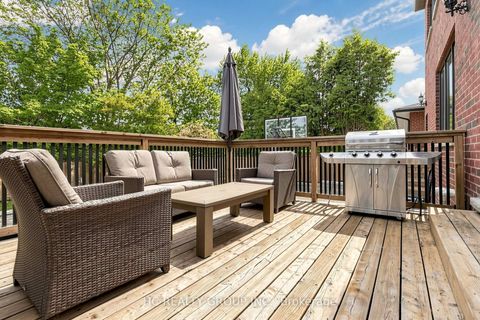 Photo 48 at 19 Michigan Drive, Newtonbrook East, Toronto