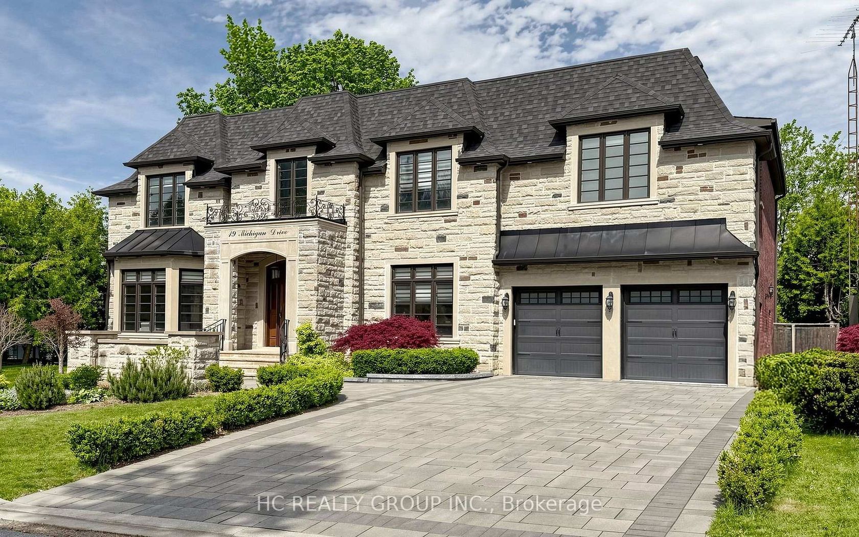 19 Michigan Drive, Newtonbrook East, Toronto 