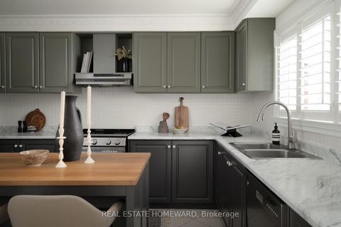 Photo 11 at 22 Kimbourne Avenue, East York, Toronto