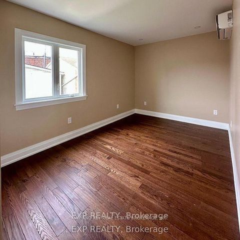 Photo 12 at 6 Lapp Street, Smythe, Toronto