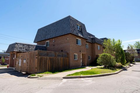 Photo 1 at 91 - 10 Rodda Boulevard, West Hill, Toronto