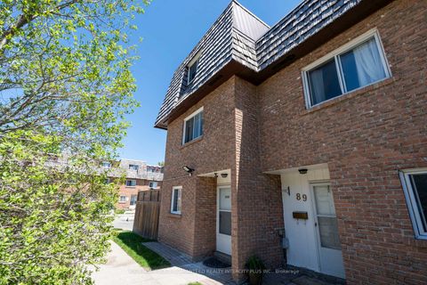 Photo 2 at 91 - 10 Rodda Boulevard, West Hill, Toronto