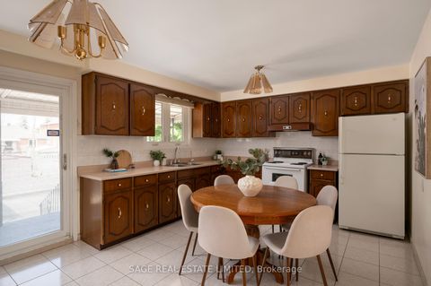 Photo 11 at 22 East Drive E, Smythe, Toronto