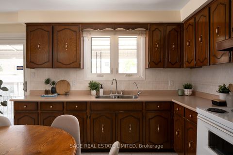 Photo 13 at 22 East Drive E, Smythe, Toronto