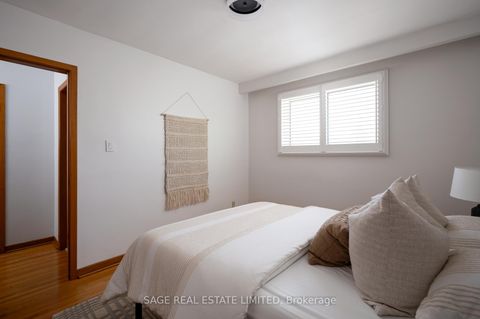 Photo 15 at 22 East Drive E, Smythe, Toronto
