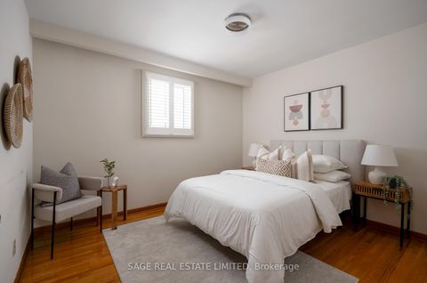 Photo 16 at 22 East Drive E, Smythe, Toronto