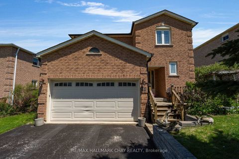 Photo 2 at 25 Cartwright Drive, Cundles East, Barrie