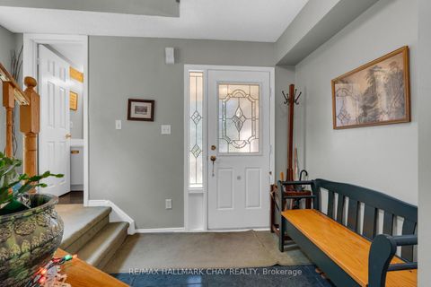 Photo 5 at 25 Cartwright Drive, Cundles East, Barrie