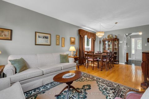 Photo 7 at 25 Cartwright Drive, Cundles East, Barrie