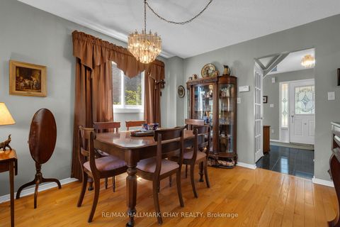 Photo 8 at 25 Cartwright Drive, Cundles East, Barrie