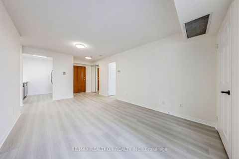 Photo 12 at 1608 - 18 Hillcrest Avenue, Willowdale East, Toronto