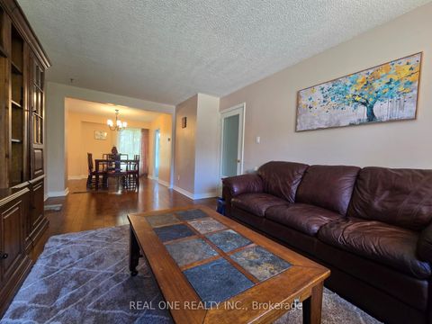 Photo 4 at 174 Rusty Crestway, Don Valley Village, Toronto