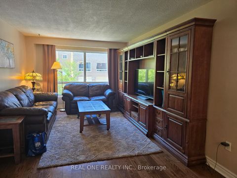 Photo 8 at 174 Rusty Crestway, Don Valley Village, Toronto