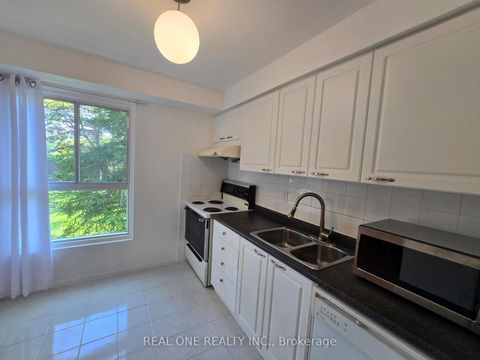 Photo 13 at 174 Rusty Crestway, Don Valley Village, Toronto