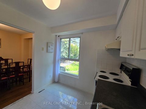 Photo 15 at 174 Rusty Crestway, Don Valley Village, Toronto