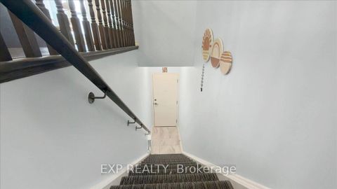 Photo 5 at 369 - 515 Kingbird Grove, Rouge E11, Toronto