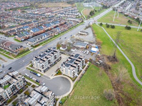Photo 39 at 369 - 515 Kingbird Grove, Rouge E11, Toronto