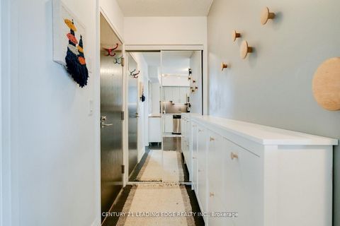 Photo 2 at 611 - 3520 Danforth Avenue, Oakridge, Toronto