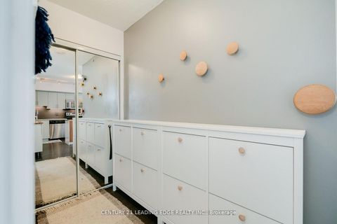 Photo 3 at 611 - 3520 Danforth Avenue, Oakridge, Toronto