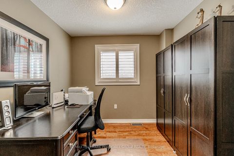 Photo 7 at 35 Benjamin Lane, Painswick South, Barrie