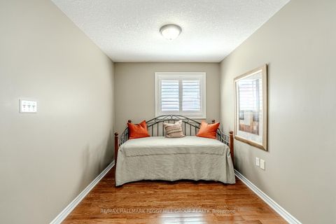 Photo 15 at 35 Benjamin Lane, Painswick South, Barrie