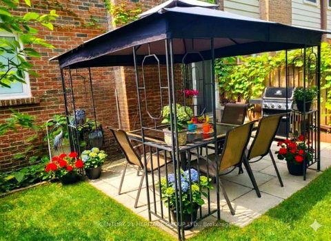 Photo 1 at 131 Black Hawk Way, Branson, Toronto
