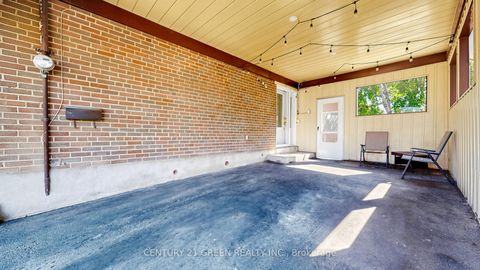 Photo 2 at 95 Kearney Drive, Clairville, Toronto