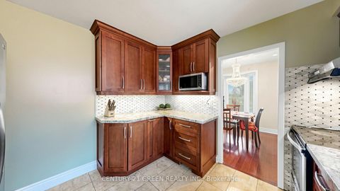Photo 15 at 95 Kearney Drive, Clairville, Toronto