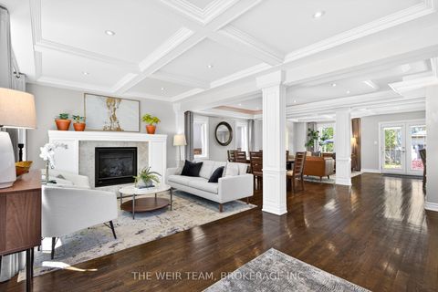 Photo 3 at 92 Gradwell Drive, Cliffcrest, Toronto