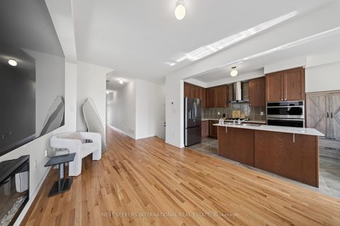 Photo 4 at 110 Hartington Street, Kleinburg, Vaughan