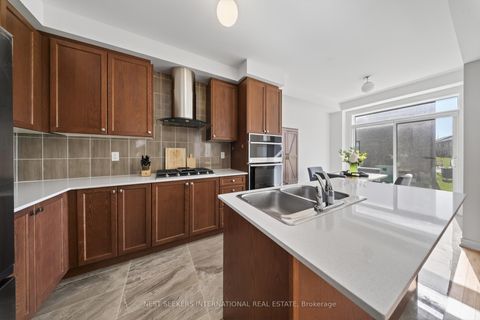 Photo 5 at 110 Hartington Street, Kleinburg, Vaughan