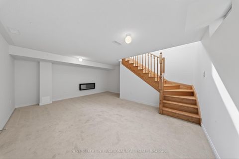 Photo 10 at 110 Hartington Street, Kleinburg, Vaughan