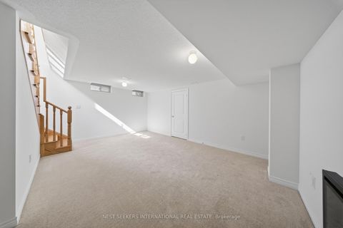 Photo 12 at 110 Hartington Street, Kleinburg, Vaughan