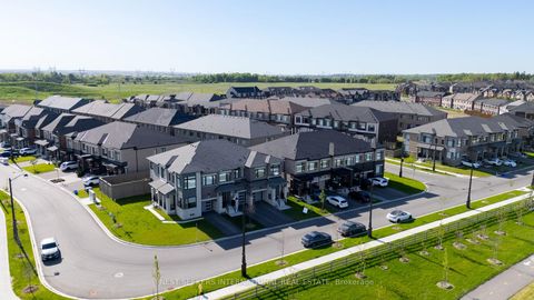 Photo 33 at 110 Hartington Street, Kleinburg, Vaughan