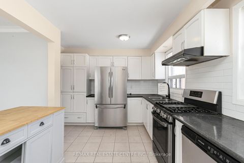 Photo 14 at 1 Stanwood Crescent, Humbermede, Toronto