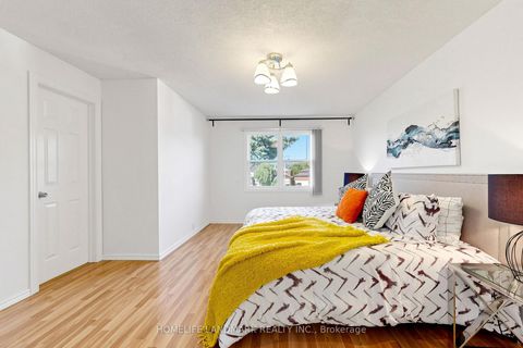 Photo 23 at 37 Treetops Court, Milliken, Toronto