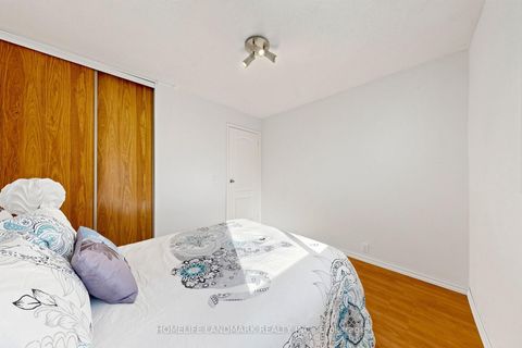 Photo 31 at 37 Treetops Court, Milliken, Toronto
