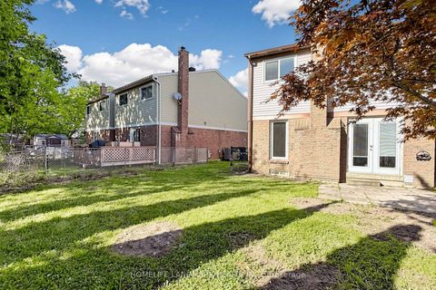 Photo 48 at 37 Treetops Court, Milliken, Toronto