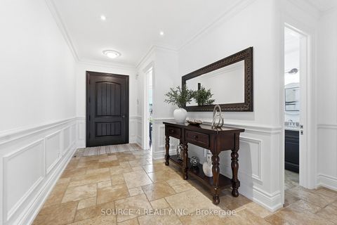 Photo 3 at 39 Amesbury Drive, Amesbury, Toronto