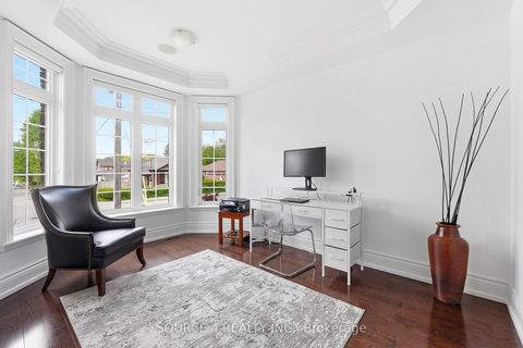 Photo 4 at 39 Amesbury Drive, Amesbury, Toronto
