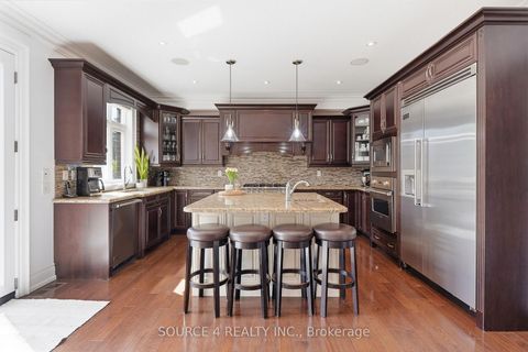 Photo 9 at 39 Amesbury Drive, Amesbury, Toronto