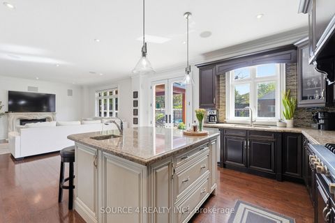 Photo 12 at 39 Amesbury Drive, Amesbury, Toronto