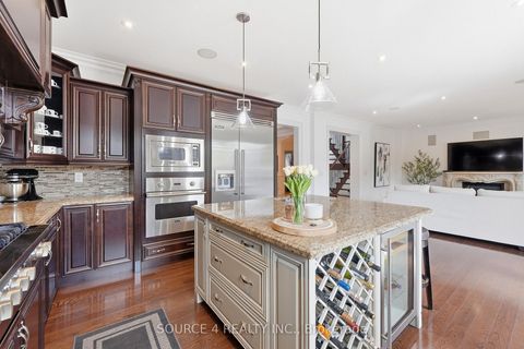 Photo 13 at 39 Amesbury Drive, Amesbury, Toronto