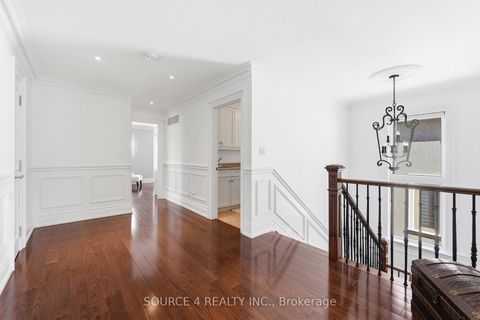 Photo 17 at 39 Amesbury Drive, Amesbury, Toronto